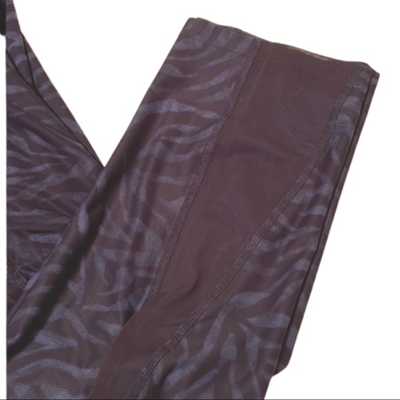 Juicy Couture Sport Crop Leggings with Wicking & Ventilation Size XL - Picture 1 of 6
